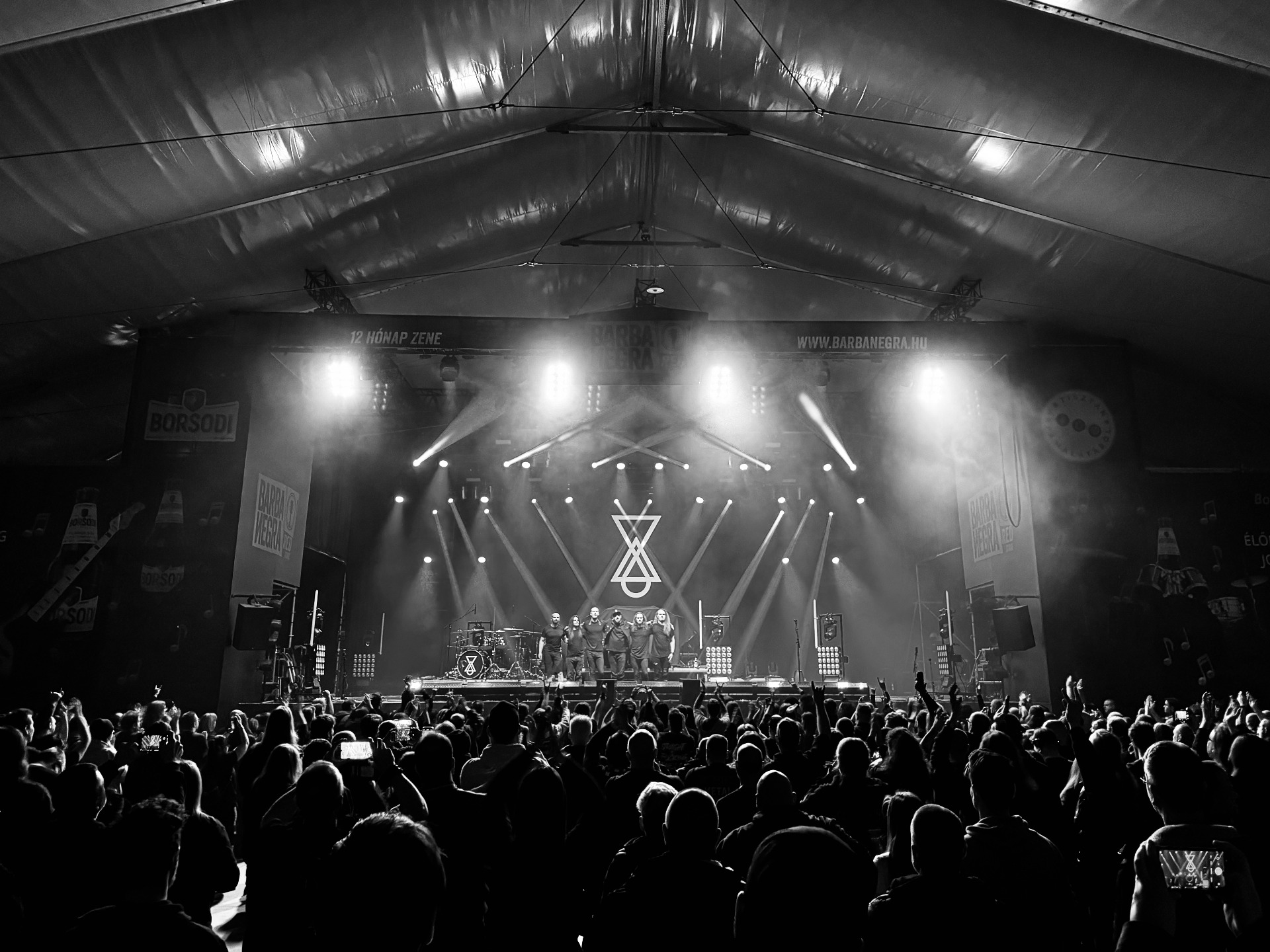 Bloodred Hourglass - Barba Negra 2025