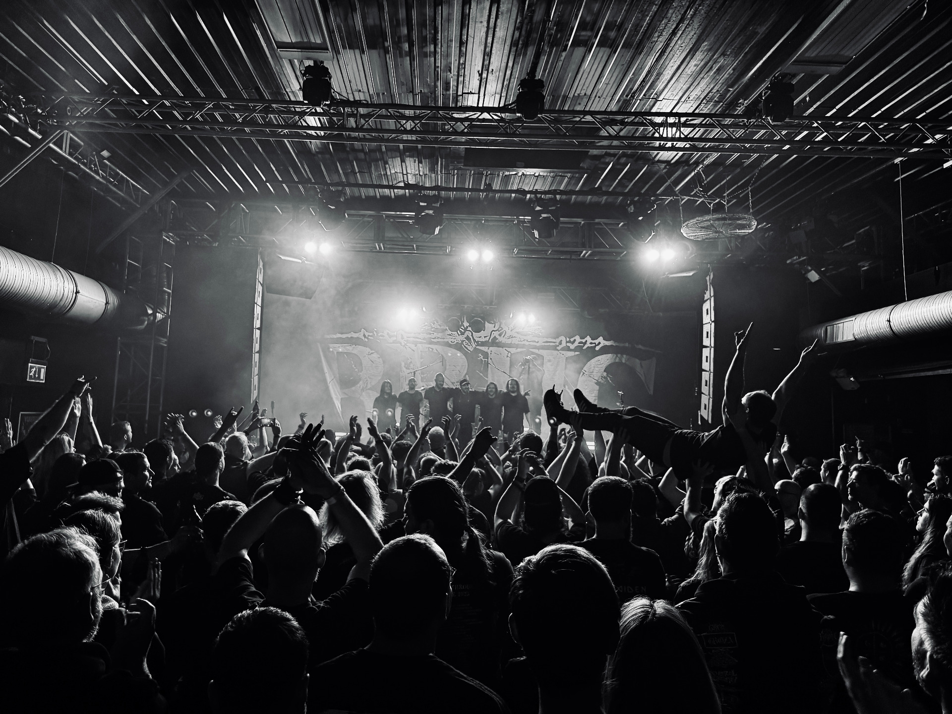 Bloodred Hourglass - Backstage Halle 2025